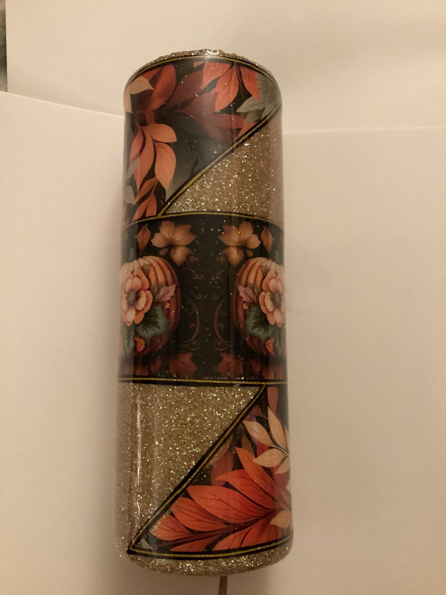 Fall design drinking tumbler